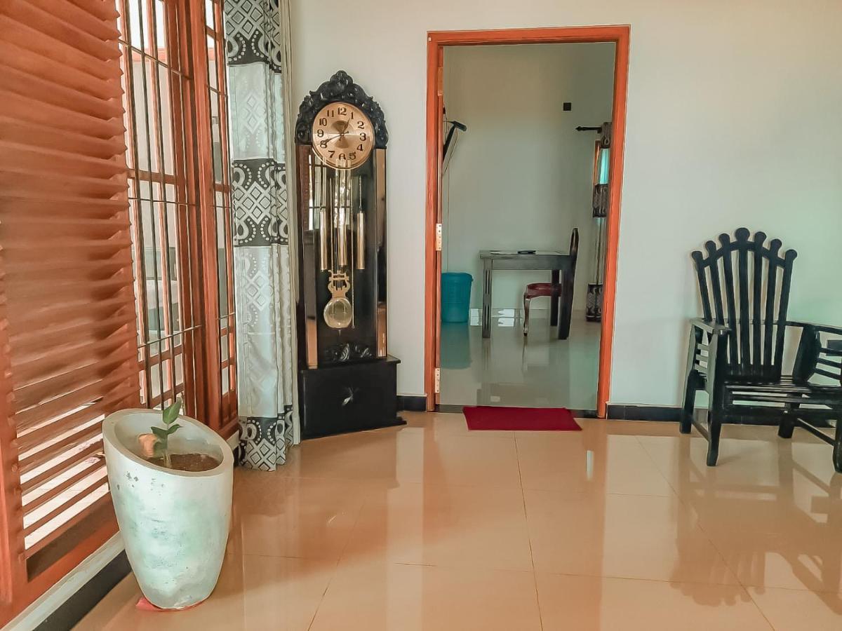 Hotel White House Ratnapura Dış mekan fotoğraf